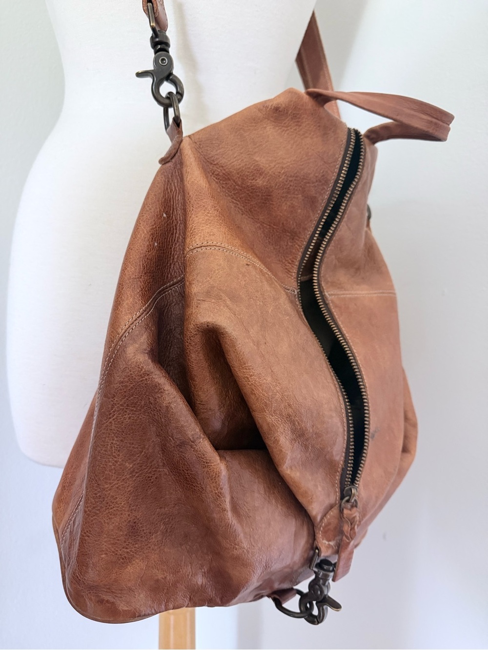 BED|STU Cognac Leather Shoulder Hobo Bag with Center Zip - Picture 2 of 7